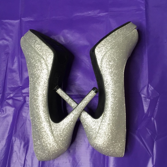 Fioni Women’s Night Luster Platform Heels - Picture 6 of 8